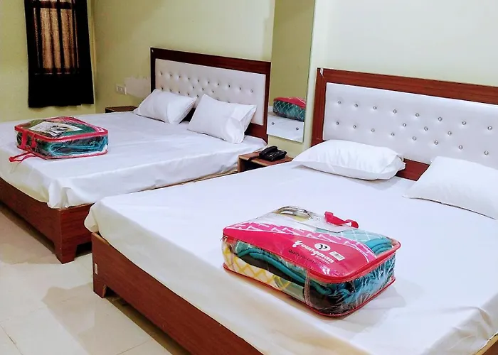 Indiana Family Homestay Nearby Tajmahal